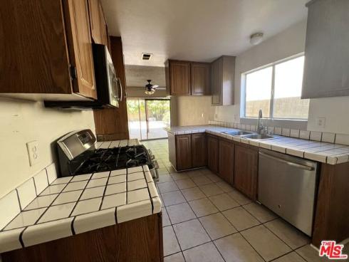 2513 W Fulcrum Place, Anaheim, CA
