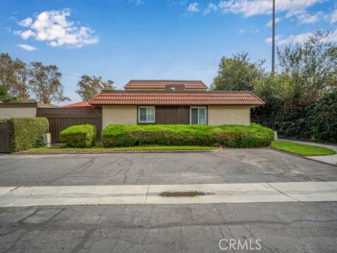 2697 W Parkside Lane  , Anaheim, CA