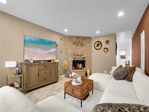 1795 W Glenoaks Avenue, Anaheim, CA