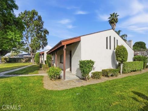 2011 W Katella  , Anaheim, CA