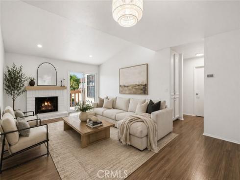 2609 W Cameron  224  Court, Anaheim, CA