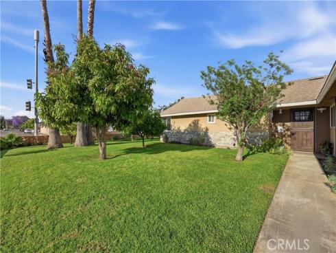 1946 W Broadway , Anaheim, CA