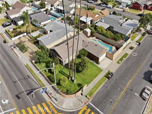 1946 W Broadway , Anaheim, CA