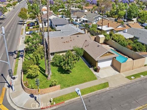 1946 W Broadway , Anaheim, CA