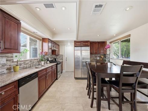 1946 W Broadway , Anaheim, CA