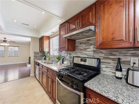 1946 W Broadway , Anaheim, CA