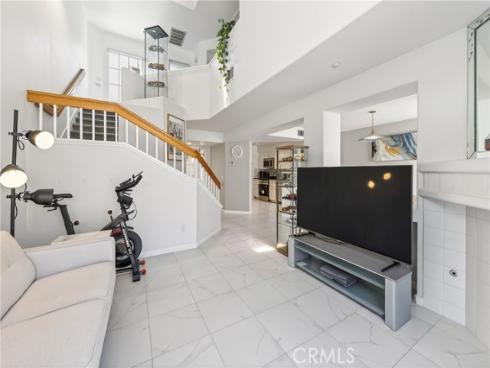 512 S Hollydale , Anaheim, CA
