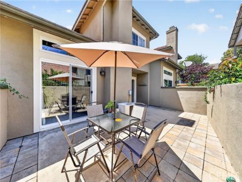 512 S Hollydale , Anaheim, CA