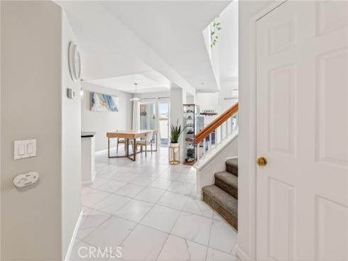 512 S Hollydale , Anaheim, CA