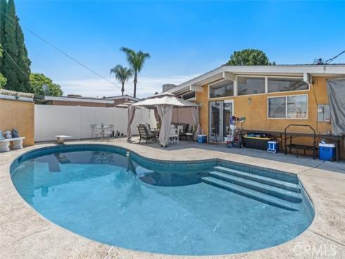 2113 W Niobe , Anaheim, CA