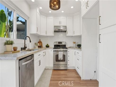 2160 W Wellington Circle