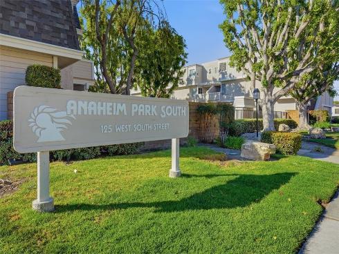 125 W South 218 , Anaheim, CA
