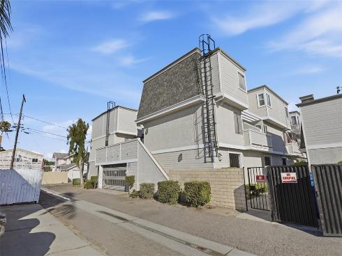 125 W South  218 , Anaheim, CA