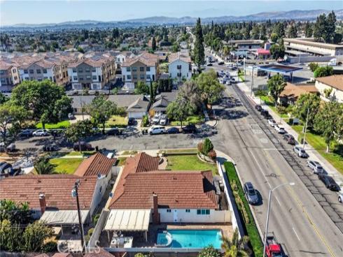 2458 E Powhatan  , Anaheim, CA