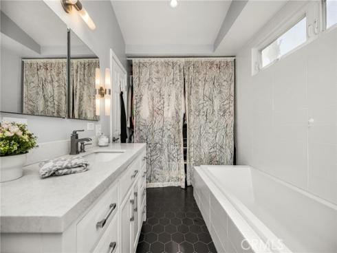 1231 N Dolores , Anaheim, CA