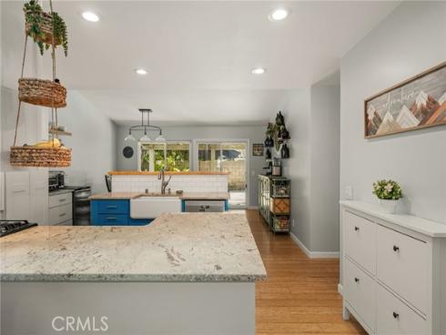 1231 N Dolores , Anaheim, CA
