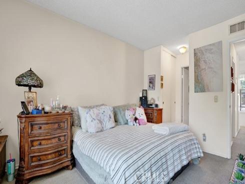 1013 W Orangewood , Anaheim, CA