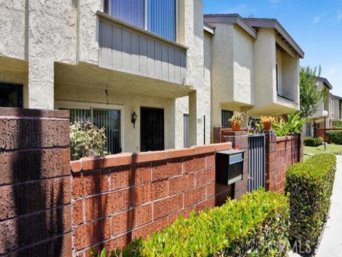 1013 W Orangewood , Anaheim, CA