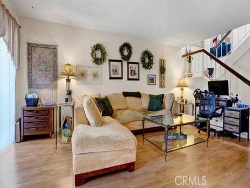 1013 W Orangewood , Anaheim, CA