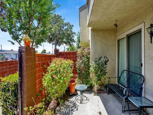 1013 W Orangewood , Anaheim, CA