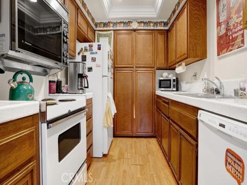 1013 W Orangewood , Anaheim, CA