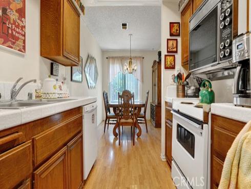 1013 W Orangewood , Anaheim, CA