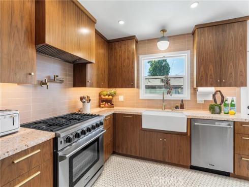 2410 W Broadway  , Anaheim, CA