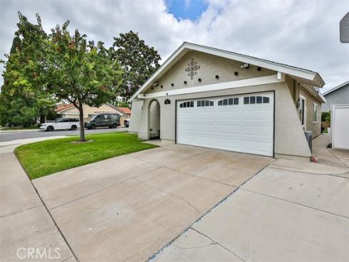5017 E Holbrook  , Anaheim, CA