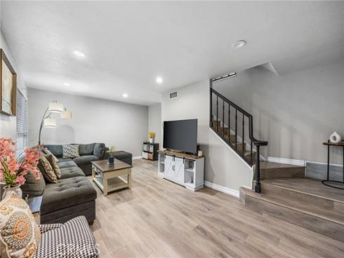 1800 W Gramercy 14 , Anaheim, CA