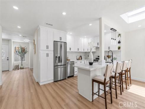 1290 N Mosswood Dr , Anaheim, CA