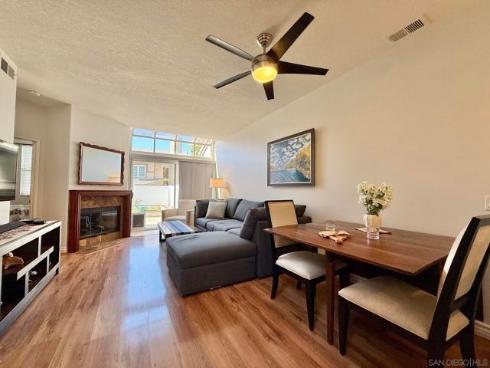 992 S Country Glen Way , Anaheim, CA