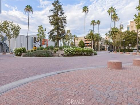 435 W Center Street 405 , Anaheim, CA