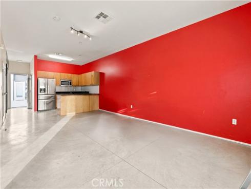 435 W Center Street 405 , Anaheim, CA