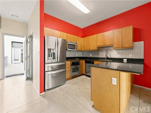 435 W Center Street 405 , Anaheim, CA