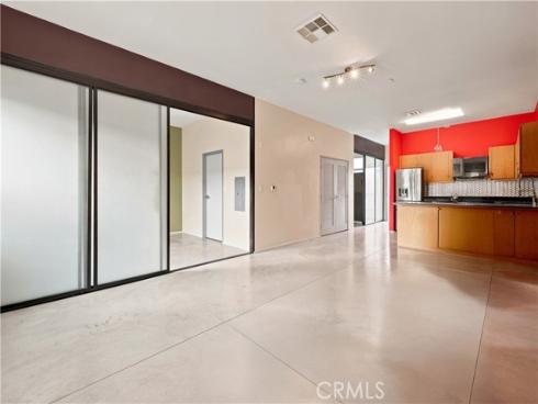 435 W Center Street 405 , Anaheim, CA
