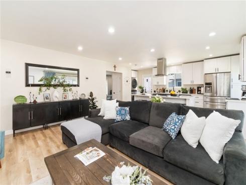 1427 E Hukee  , Anaheim, CA