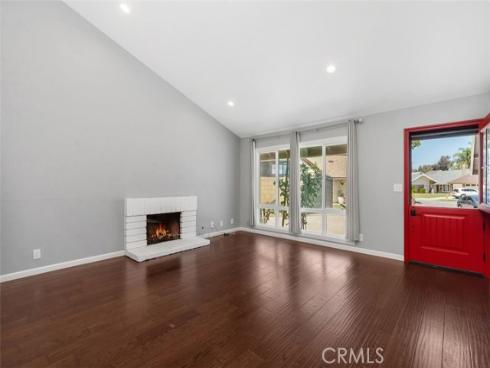 3338 E Radcliffe , Anaheim, CA