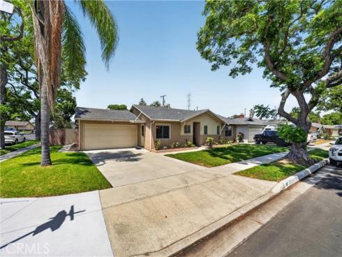 1587 W Kimberly   Avenue, Anaheim, CA
