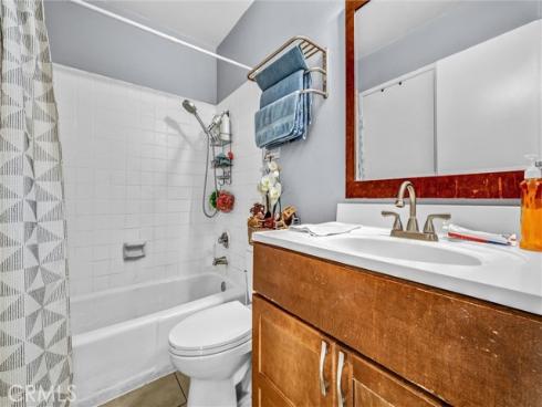 943 W Lamark Lane, Anaheim, CA