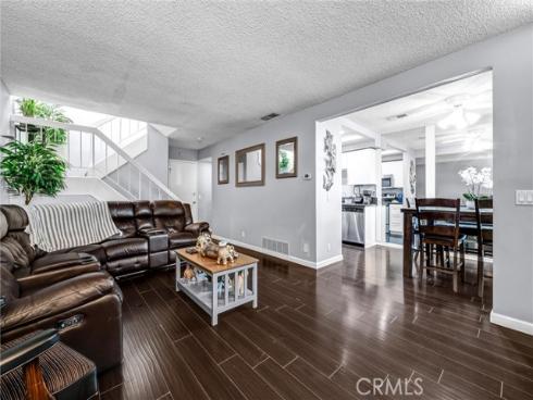 943 W Lamark Lane, Anaheim, CA