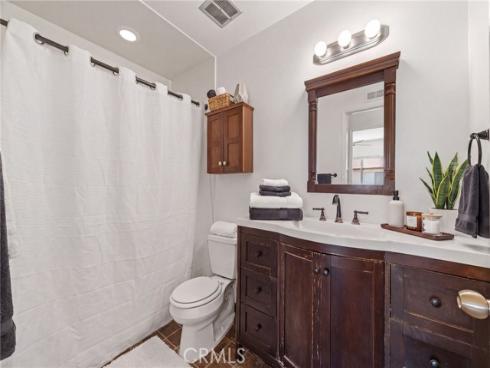 1748 N Willow Woods  D  Drive, Anaheim, CA