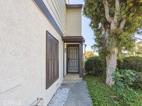 2640 W Meadowview , Anaheim, CA