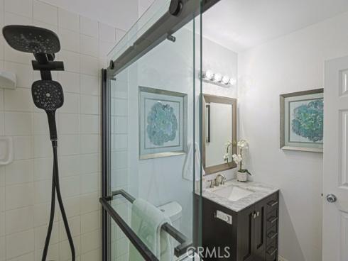 2640 W Meadowview , Anaheim, CA