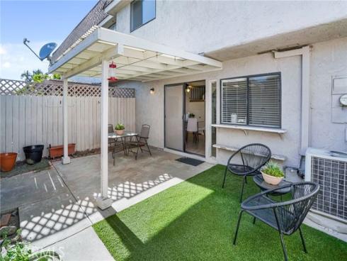 2155 W Banbury   Circle, Anaheim, CA