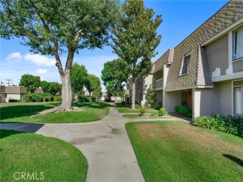 2155 W Banbury   Circle, Anaheim, CA