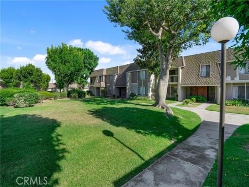 2155 W Banbury   Circle, Anaheim, CA