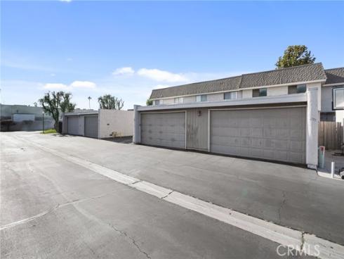 2155 W Banbury   Circle, Anaheim, CA