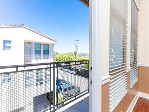 596 S Brea   Boulevard, Brea, CA