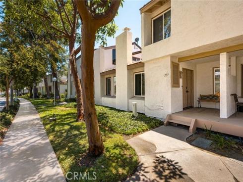 233 Mountain Court, Brea, CA