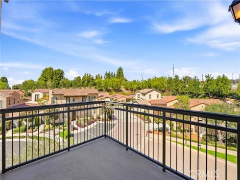 220 Buena Vida 308 Drive, Brea, CA